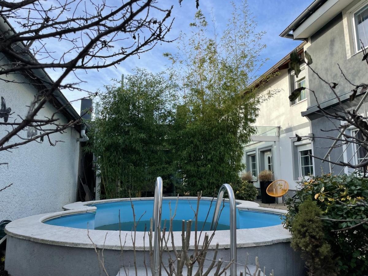 Cheap Outlet Center Apartment With Pool Parndorf Exterior photo